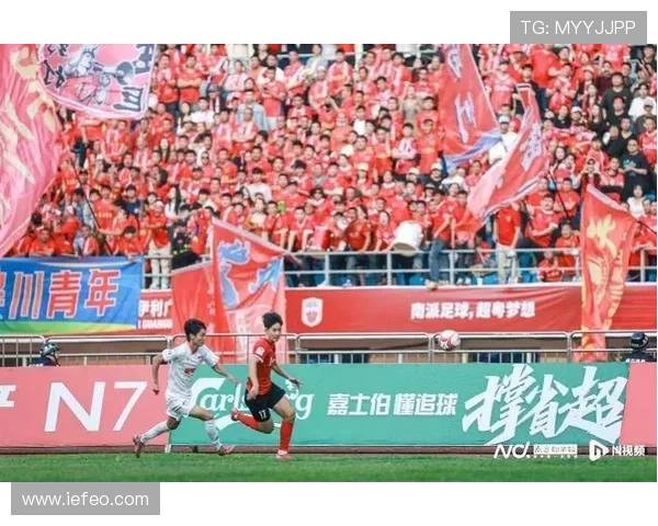蓝白战火重燃：青超联赛巅峰对决燃爆高原绿茵场